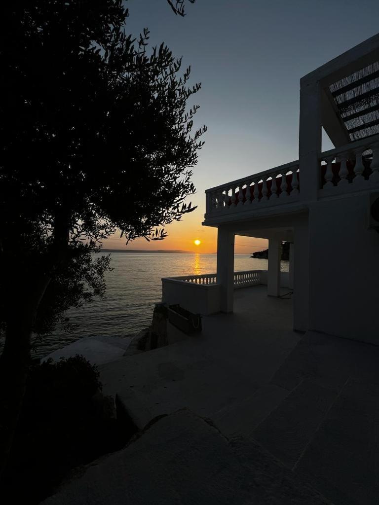 Kuca Za Odmor Seahouse Apartment Karlobag Exterior photo