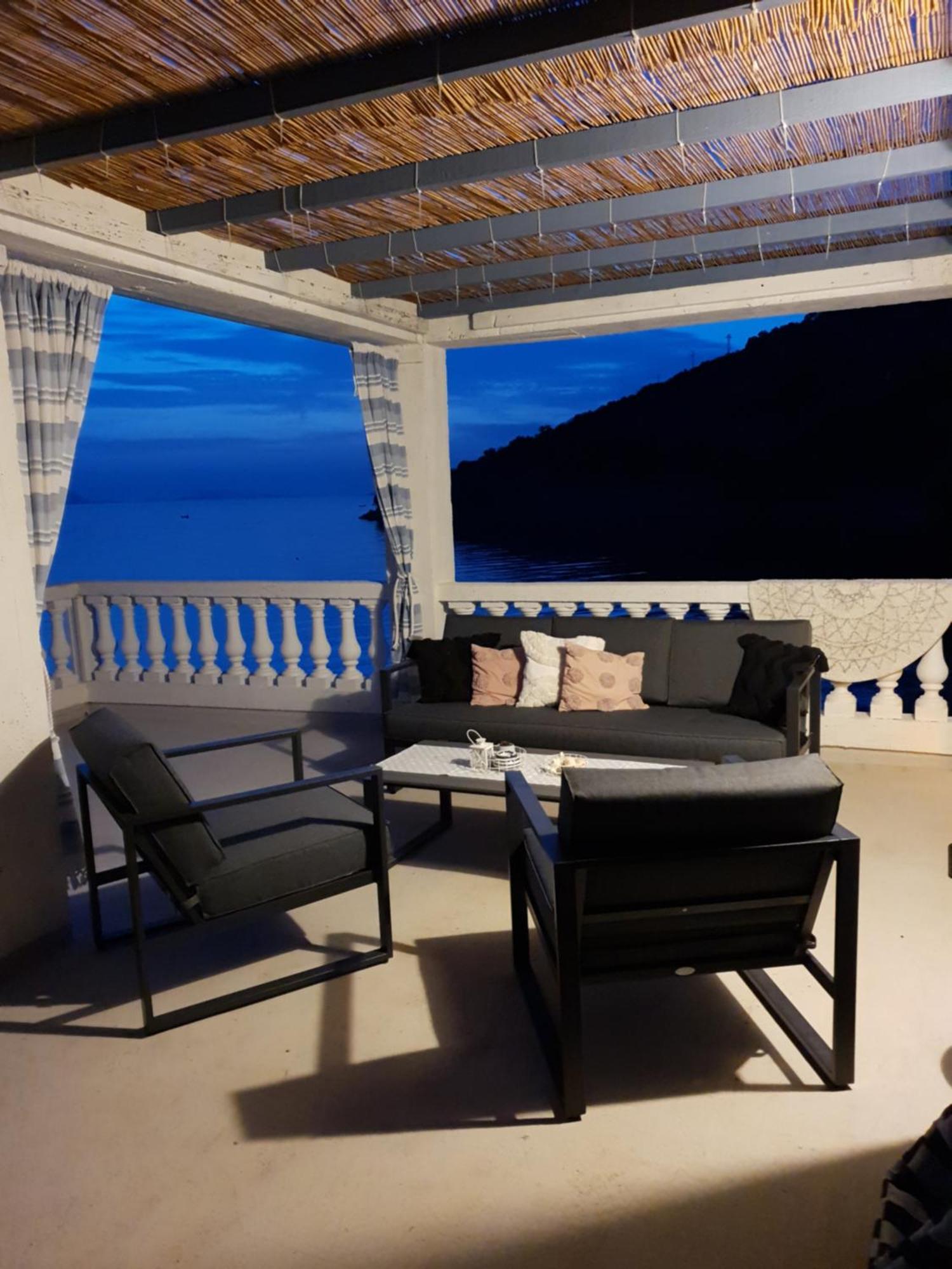 Kuca Za Odmor Seahouse Apartment Karlobag Exterior photo